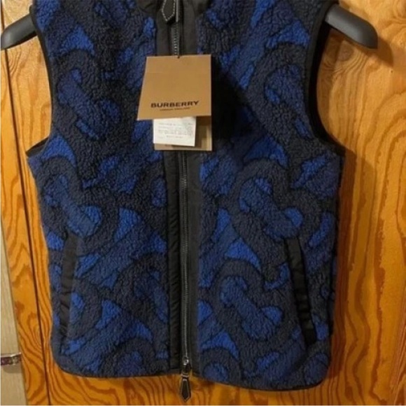 Burberry Men's Blue and Black Down Patterned Vest - Picture 7 of 9